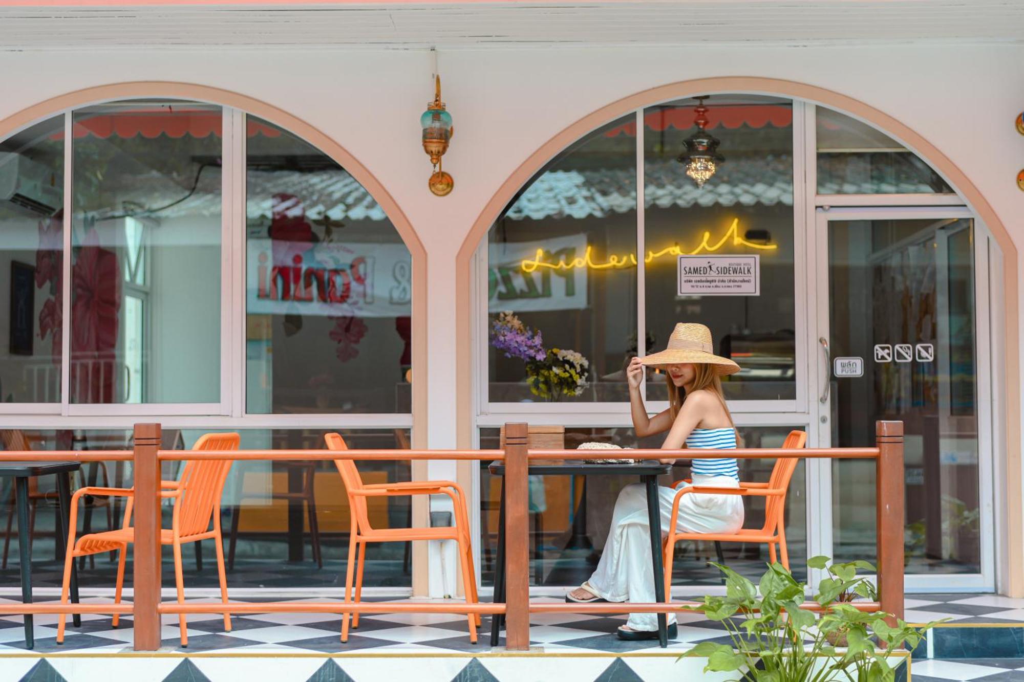 Sidewalk Boutique Hotel Koh Samet Exterior foto