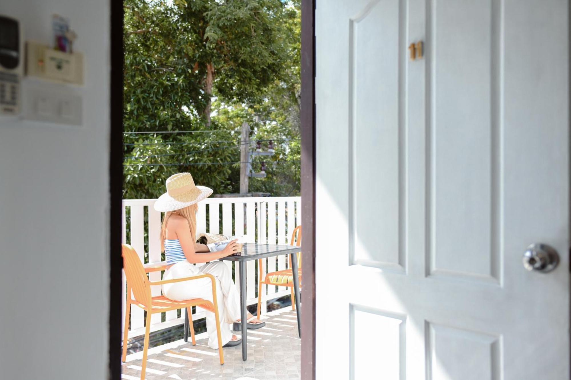 Sidewalk Boutique Hotel Koh Samet Exterior foto